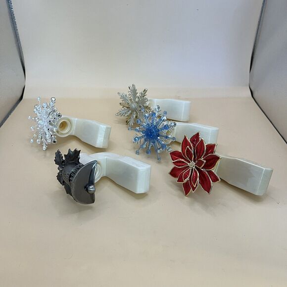 Bath & Body Works Wallflower Bundle Snowflake Bell Poinsettia Winter 5 Plugs - Picture 1 of 6
